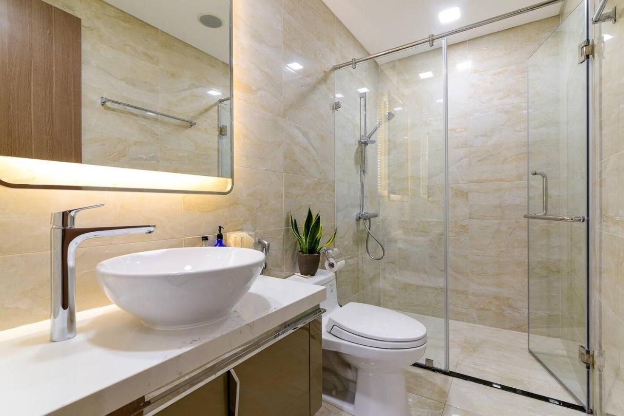*Bom Homes* Vinhomes Central Park- Luxury Apartment Хошимин Экстерьер фото