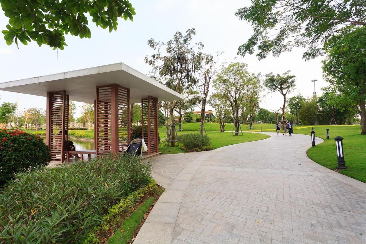 *Bom Homes* Vinhomes Central Park- Luxury Apartment Хошимин Экстерьер фото