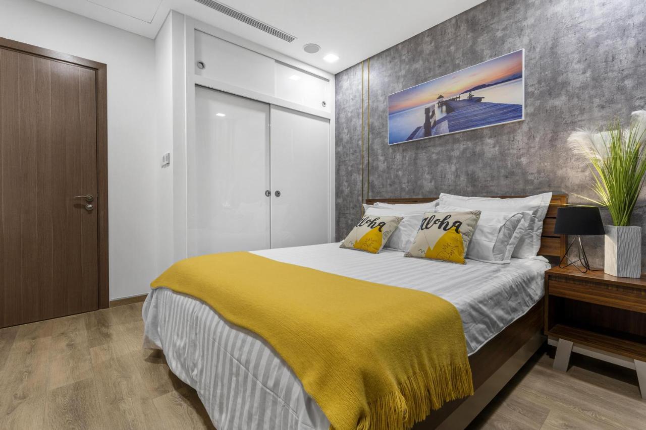 *Bom Homes* Vinhomes Central Park- Luxury Apartment Хошимин Экстерьер фото