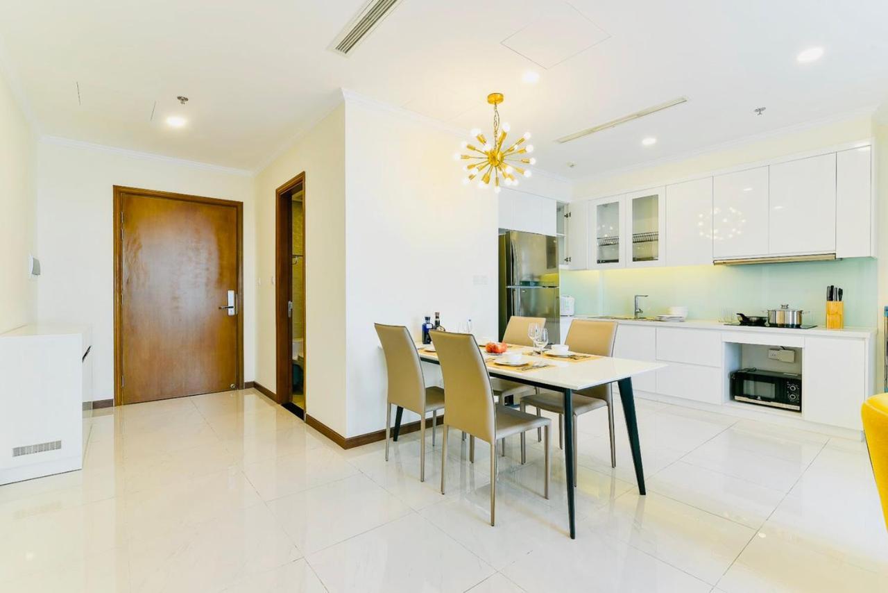 *Bom Homes* Vinhomes Central Park- Luxury Apartment Хошимин Экстерьер фото