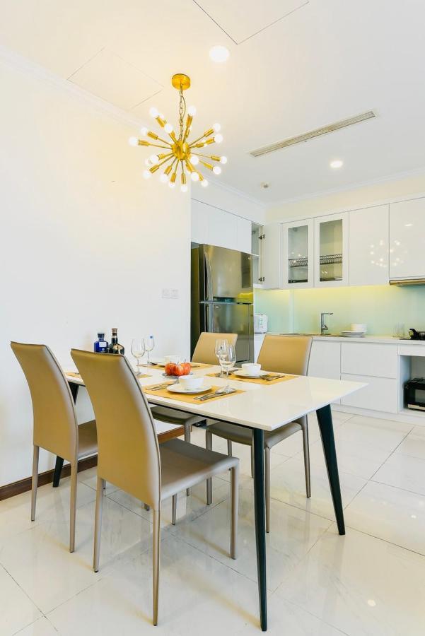 *Bom Homes* Vinhomes Central Park- Luxury Apartment Хошимин Экстерьер фото